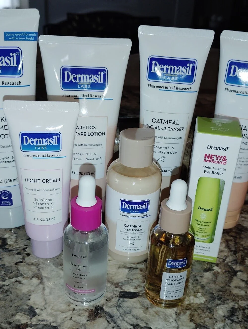 ✨ DERMASIL LABS 9-PIECE SKINCARE BUNDLE ✨Brand new skincare bundle